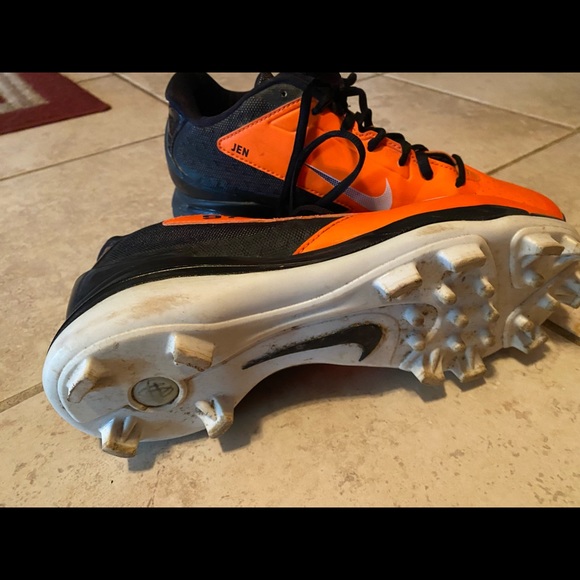 Girls Size: 8 1/2 Nike Cleats (softball) - Picture 5 of 5